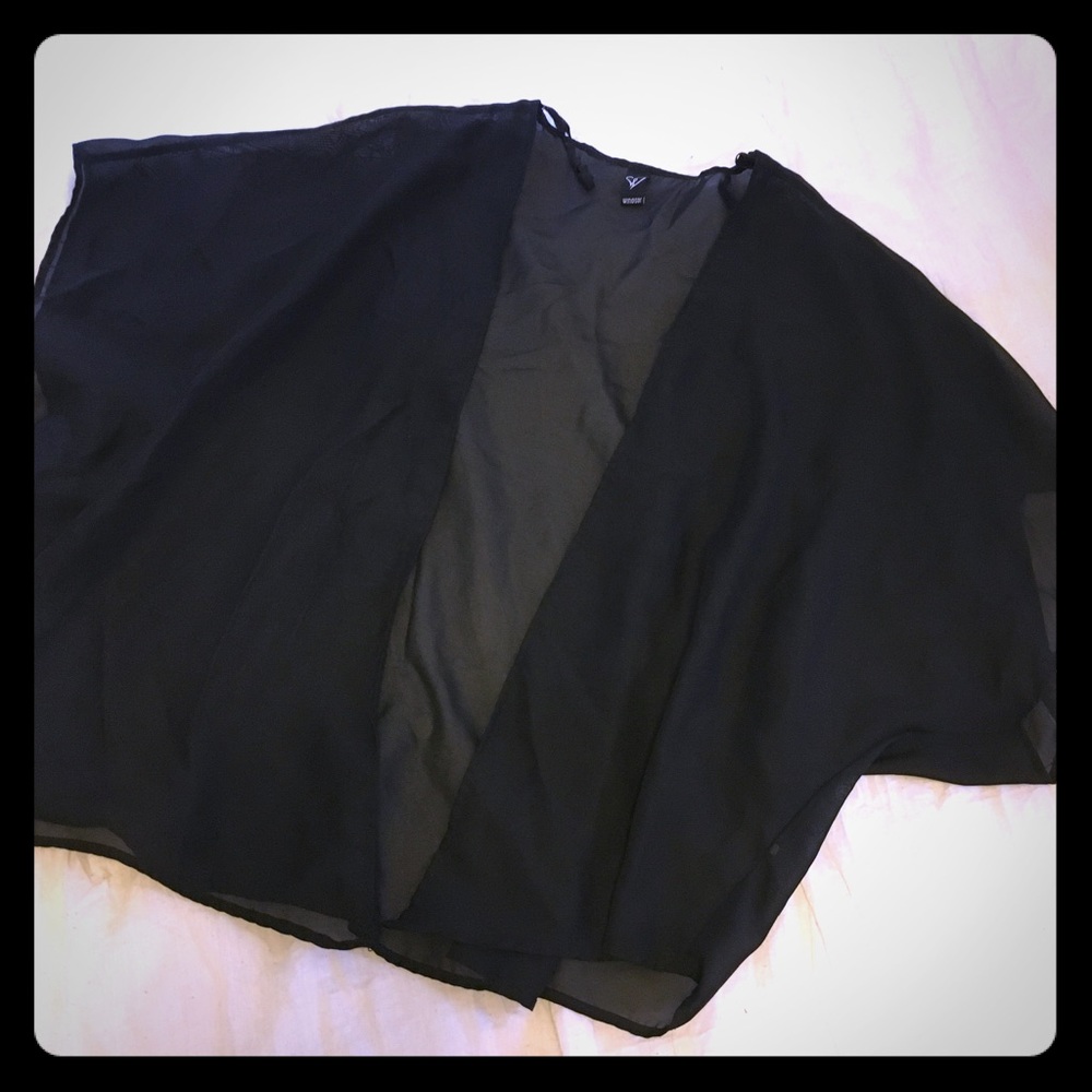 Windsor Black Kimono